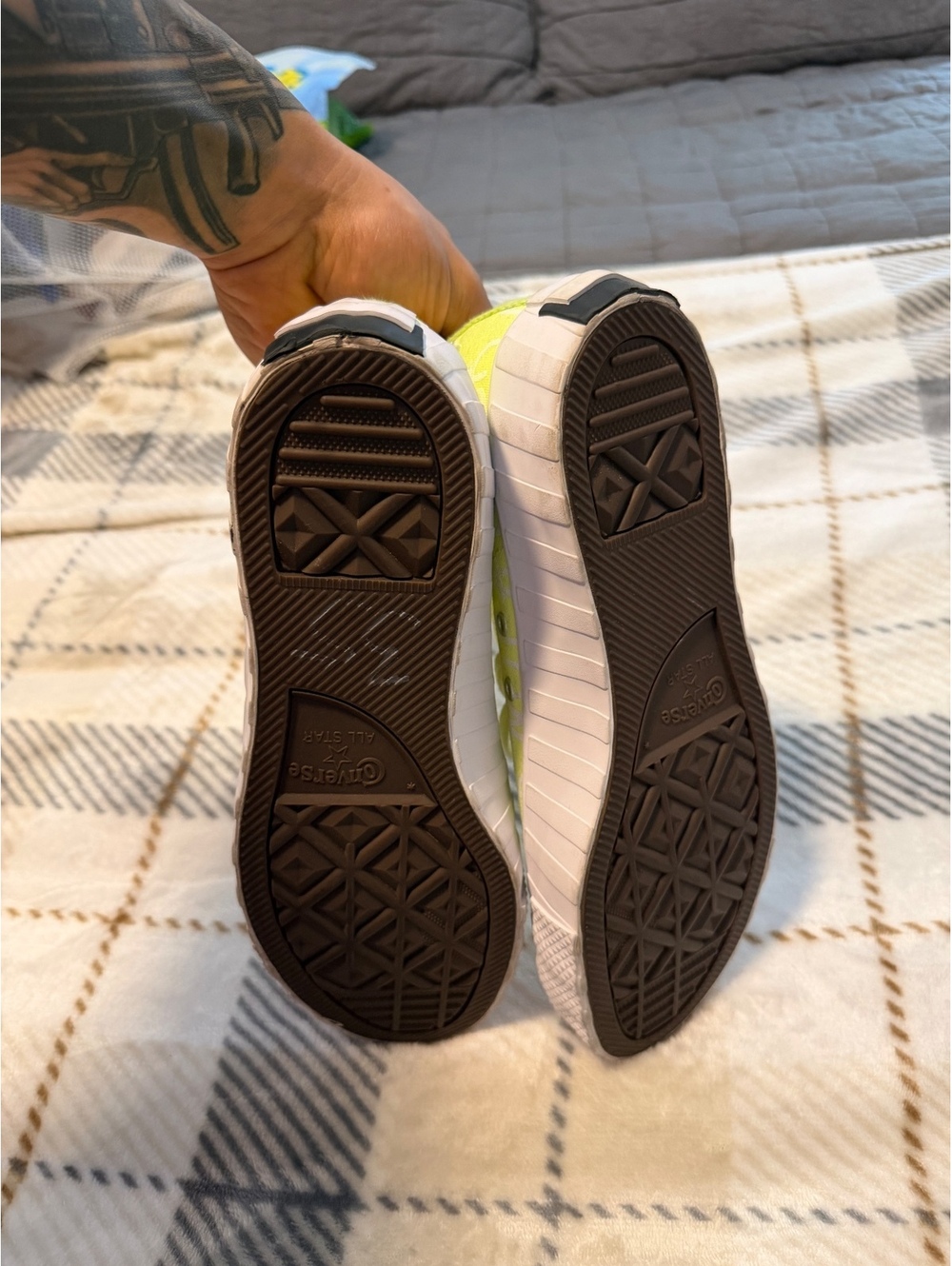 Converse - Picture 2 of 2